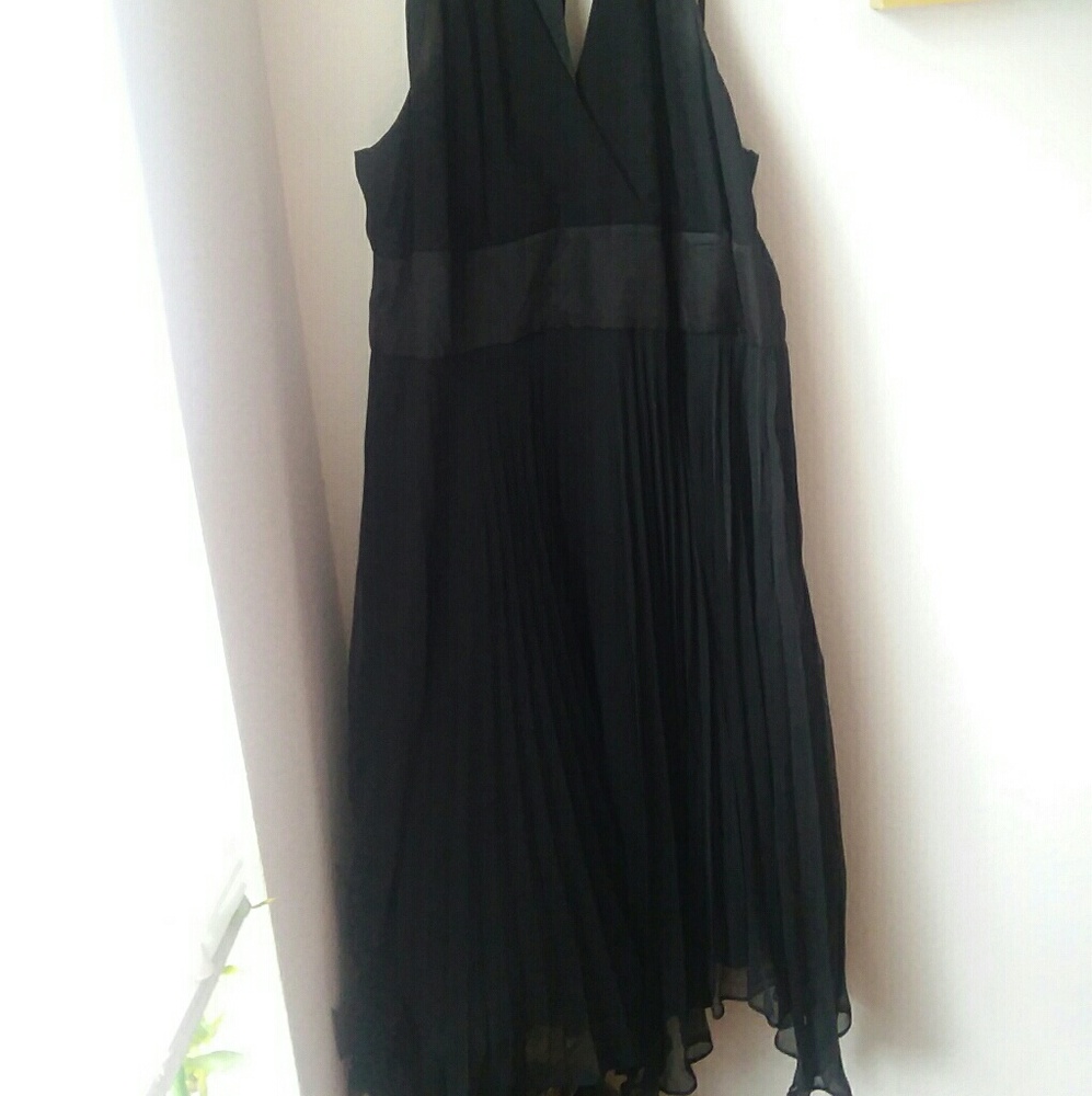 Pleated Formal Dress - Picture 7 of 8